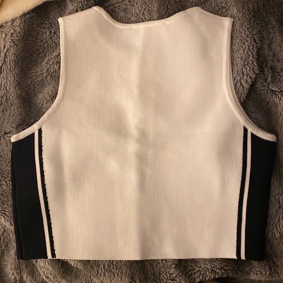 Forever21 Vintage Crop Top - Picture 2 of 3